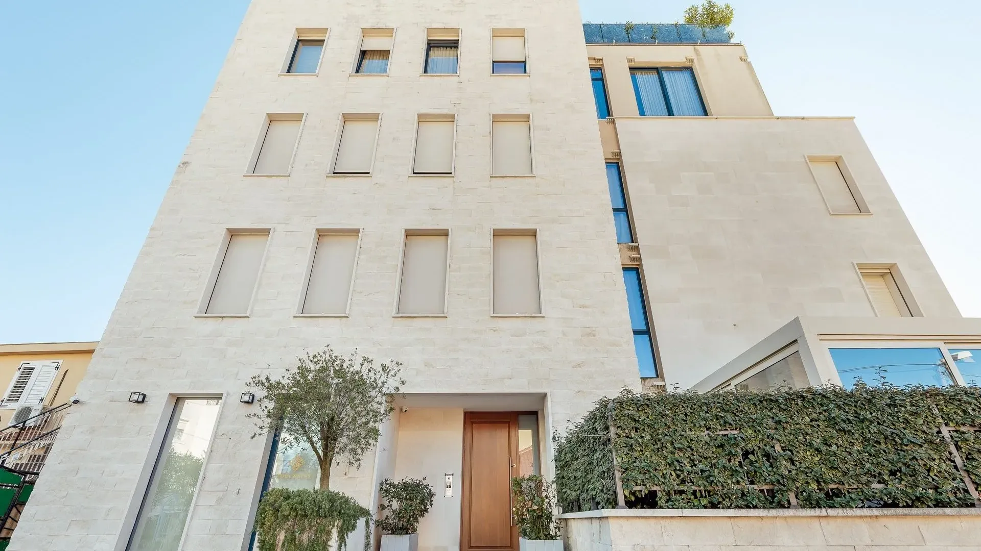 Prodaja, dvosoban stan, 103m², Centar, Kotor