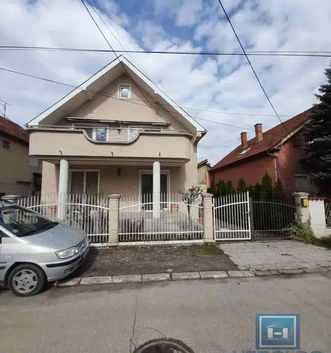 Sale, house, 180m², Centar, Ćuprija