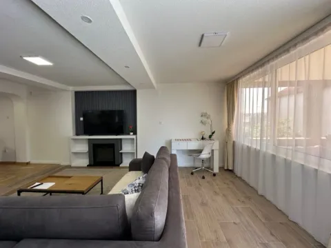 Izdavanje, dvosoban stan, 120m², Stari Aerodrom, Podgorica - image 6