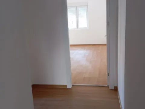 Rent, two bedroom apartment, 60m², Zelenika, Podgorica - image 2