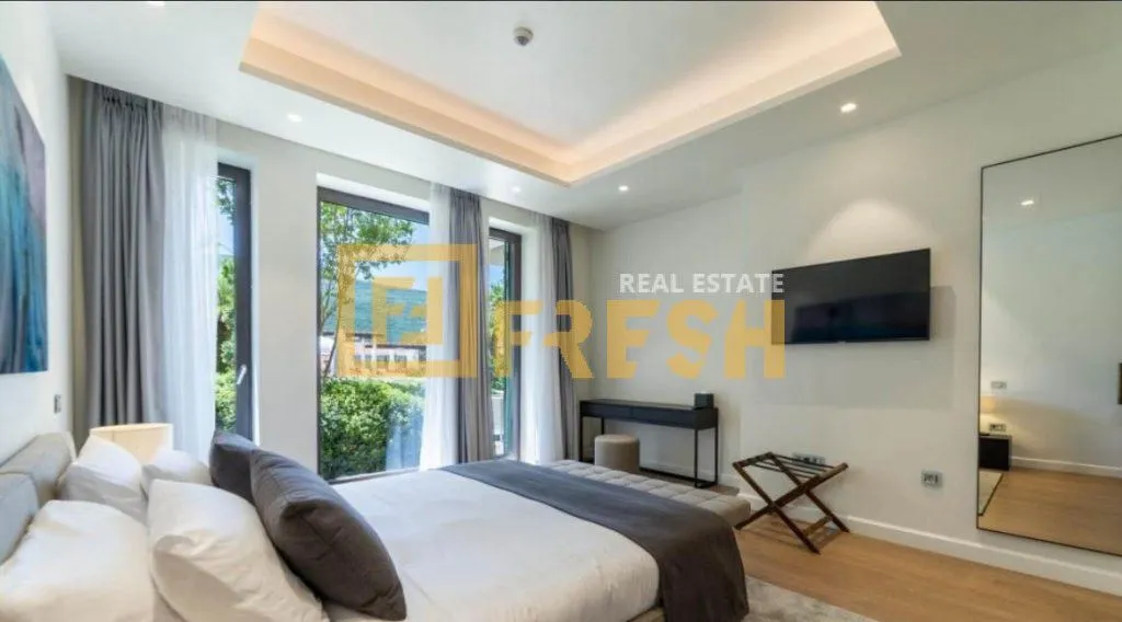 Prodaja, jednosoban stan, 90m², Herceg Novi, Crna Gora