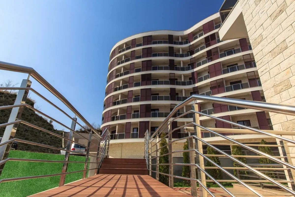 Sale, one bedroom apartment, 72m², Bečići, Budva