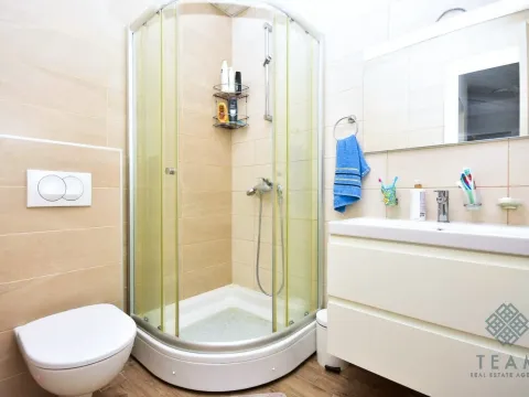 Izdavanje, dvosoban stan, 64m², City Kej, Podgorica - image 7