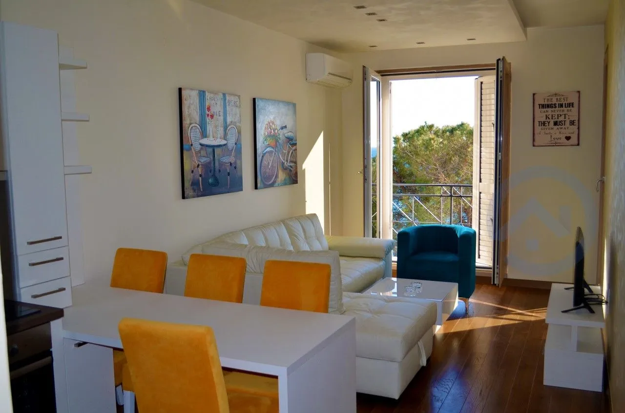 Sale, apartment, 60m², Petrovac, Budva
