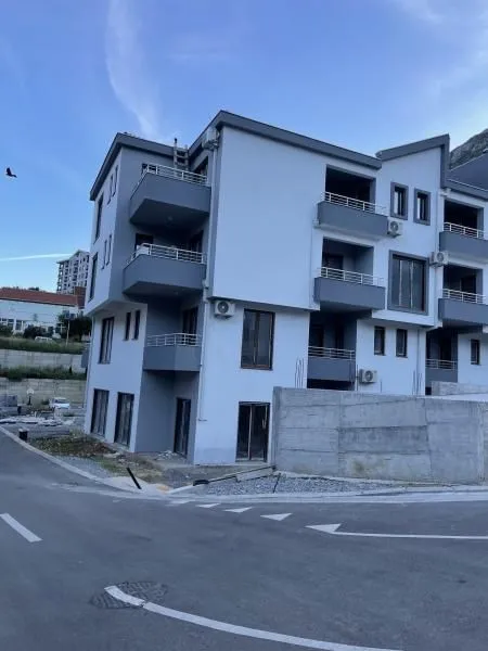Prodaja, trosoban stan, 98m², Dobrota, Kotor