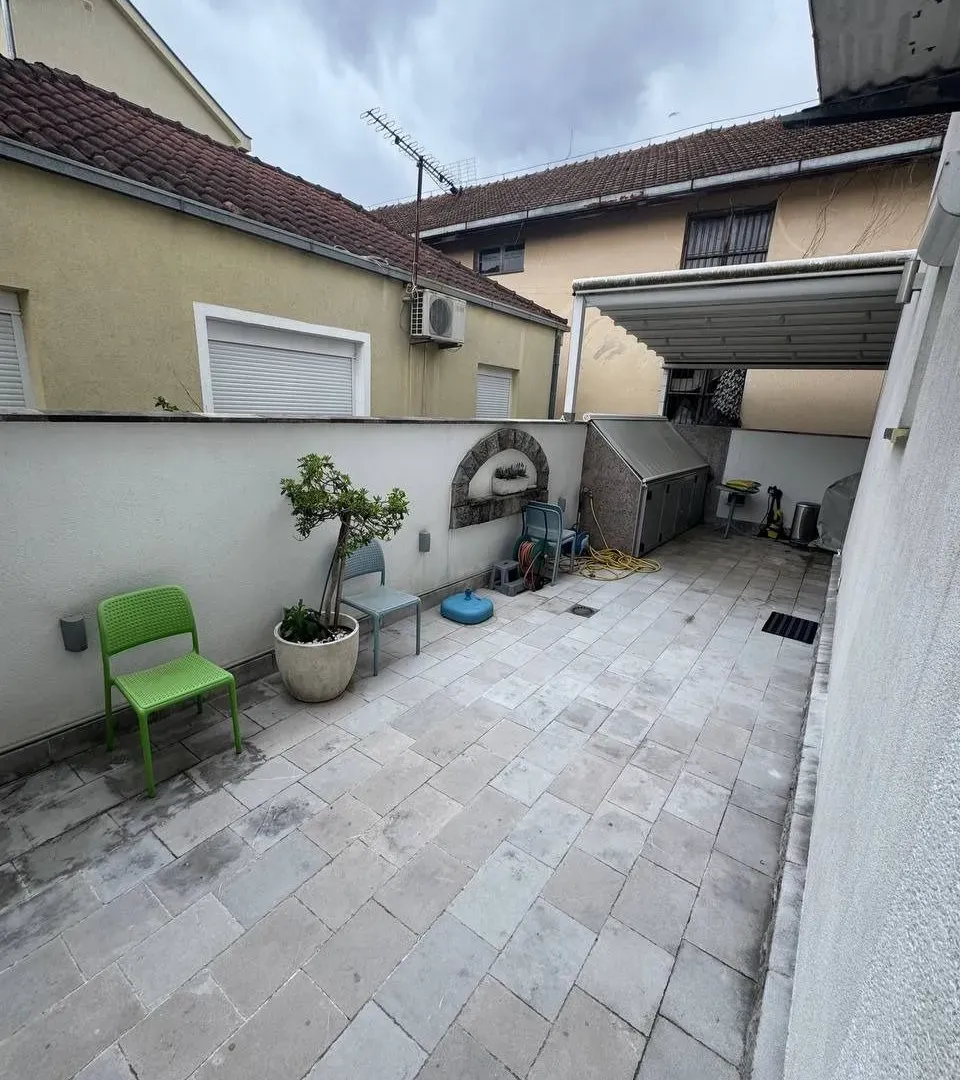 Izdavanje, dvosoban stan, 75m², Centar, Tivat