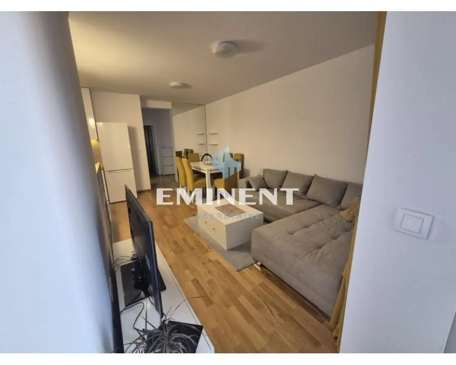 Izdavanje, dvosoban stan, 53m², Kluz, Zvezdara Sve Podlokacije