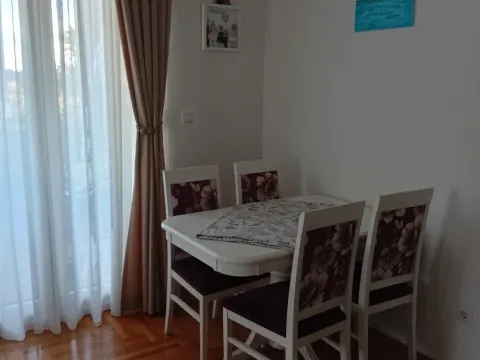 Izdavanje, jednosoban stan, 50m², Stari Aerodrom, Podgorica - image 2