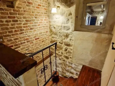 Prodaja, trosoban stan, 106m², Stari Grad, Herceg Novi - image 17