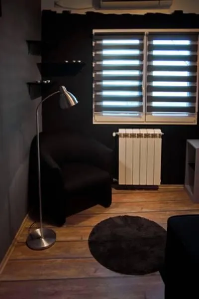 Izdavanje, četvorosoban stan, 91m², Profesorska Kolonija, Palilula Sve Podlokacije