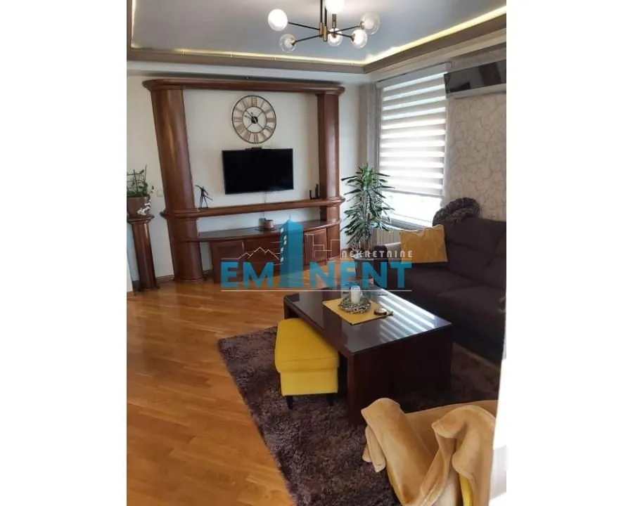 Izdavanje, trosoban stan, 96m², Novi Beograd Blok 29, Novi Beograd Sve Podlokacije