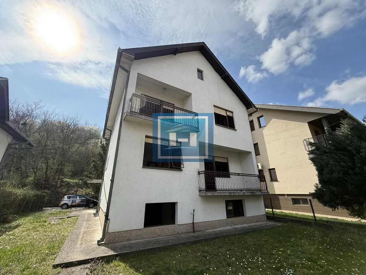 Sale, house, 257m², Strelište, Jagodina