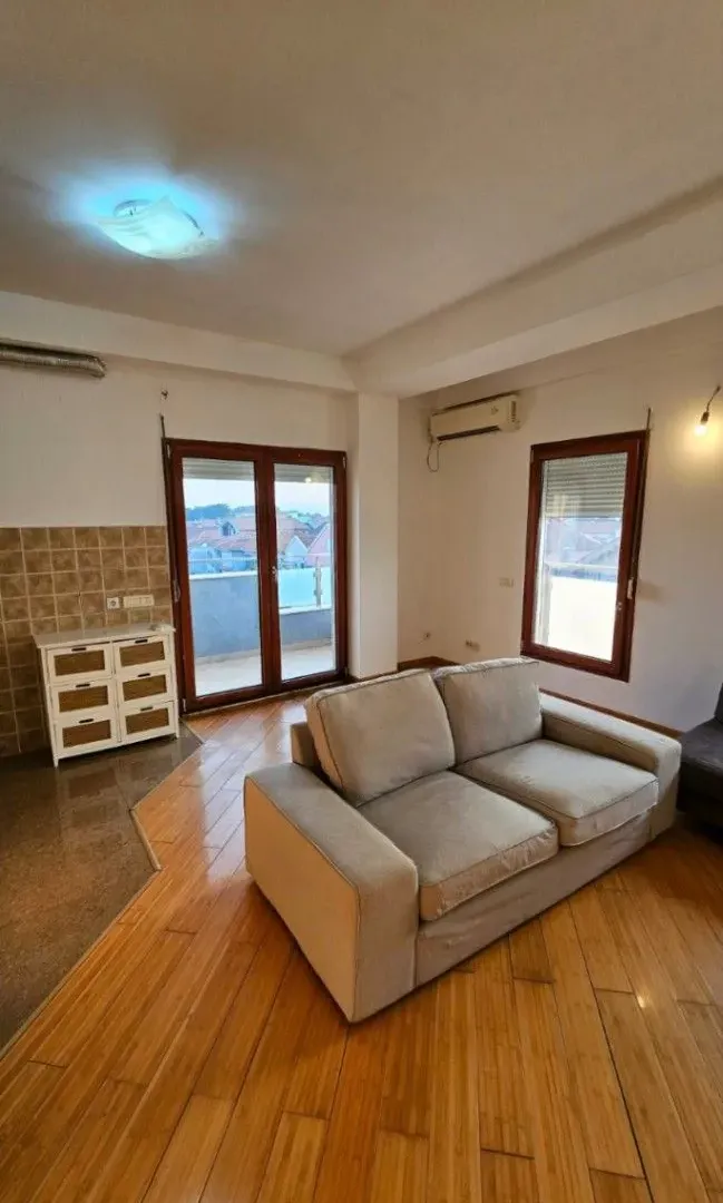 Stan-na-dan, dvosoban stan, 64m², Stari Aerodrom, Podgorica