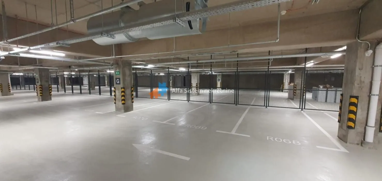 Izdavanje, trosoban stan, 90m², Savski Venac, Beograd