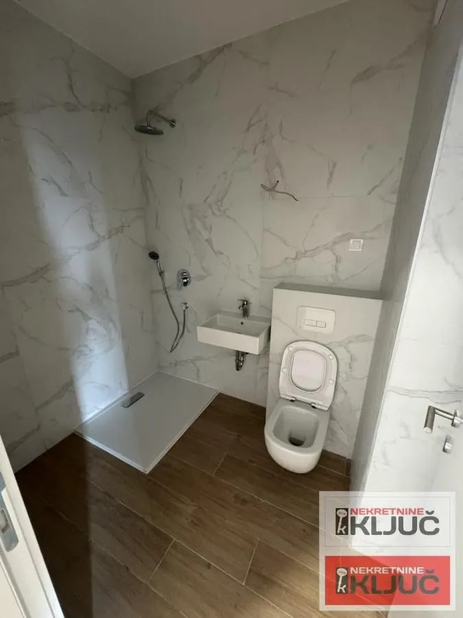 Prodaja, garsonjera, 29m², Bulevar patrijarha Pavla, Novi Sad Sve Podlokacije
