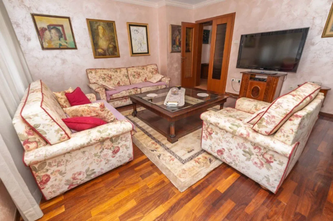 Rent, apartment, 200m², Gorica C, Podgorica