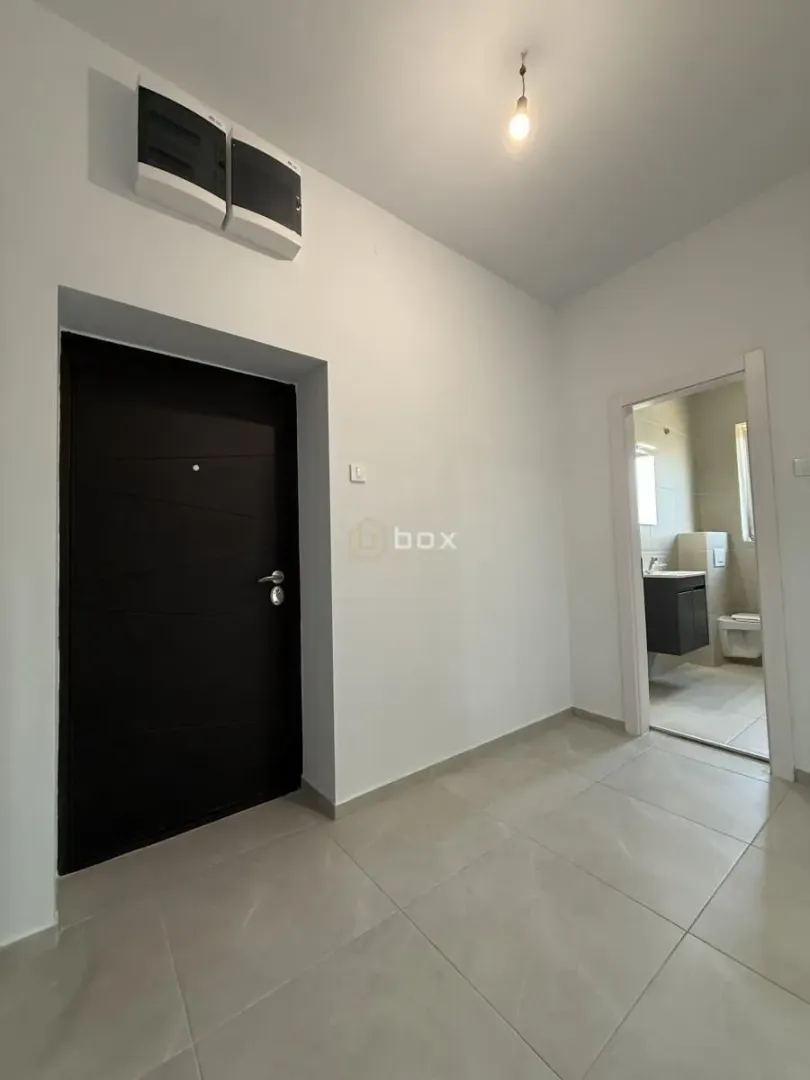 Prodaja, trosoban stan, 71m², Pantelej, Niš