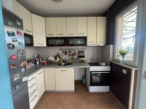 Prodaja, trosoban stan, 82m², Brace Jerković, Voždovac Sve Podlokacije