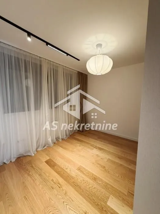 Rent, three bedroom apartment, 125m², Crveni Krst, Beograd