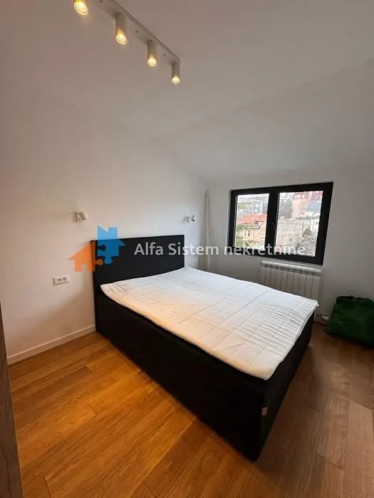 Izdavanje, trosoban stan, 65m², Kalenić Pijaca, Vračar Sve Podlokacije