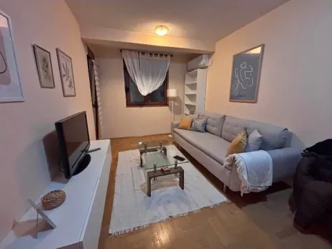 Stan in Stari Aerodrom