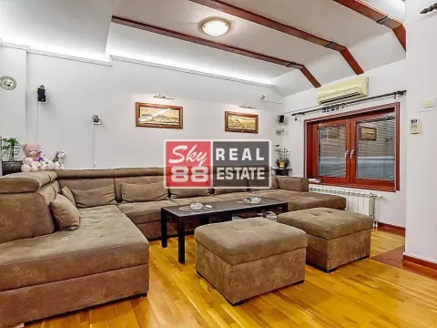 Prodaja, četvorosoban stan, 104m², Stari Grad, Beograd - image 2