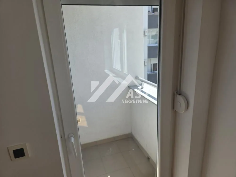 Izdavanje, jednosoban stan, 40m², Sajam, Novi Sad Sve Podlokacije