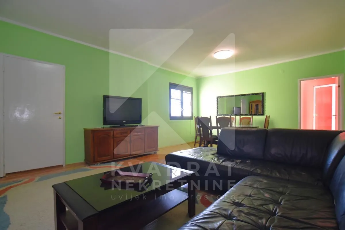 Izdavanje, trosoban stan, 85m², Dalmatinska ulica, Podgorica