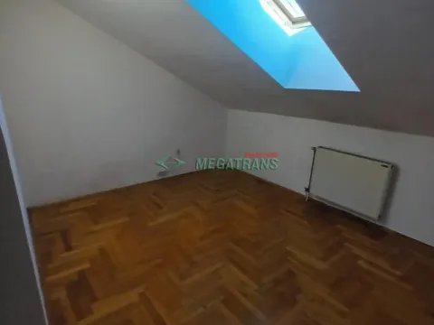 Izdavanje, četvorosoban stan, 100m², Centar, Novi Sad - image 11