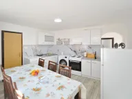 Izdavanje, kuća, 100m², Škaljari, Kotor - image 17