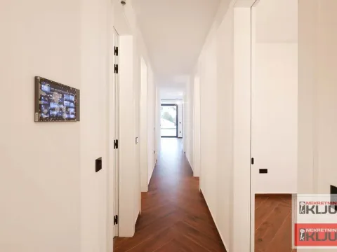 Prodaja, četvorosoban stan, 103m², Novo naselje, Novi Sad - image 12