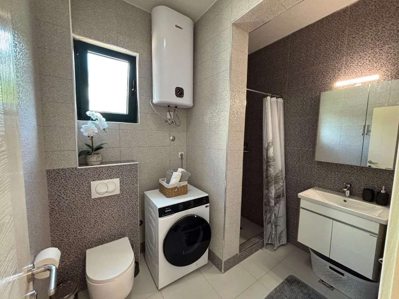 Rent, two bedroom apartment, 63m², Bečići, Budva