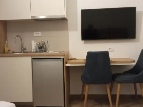 Izdavanje, stan, 24m², Centar, Budva - image 2