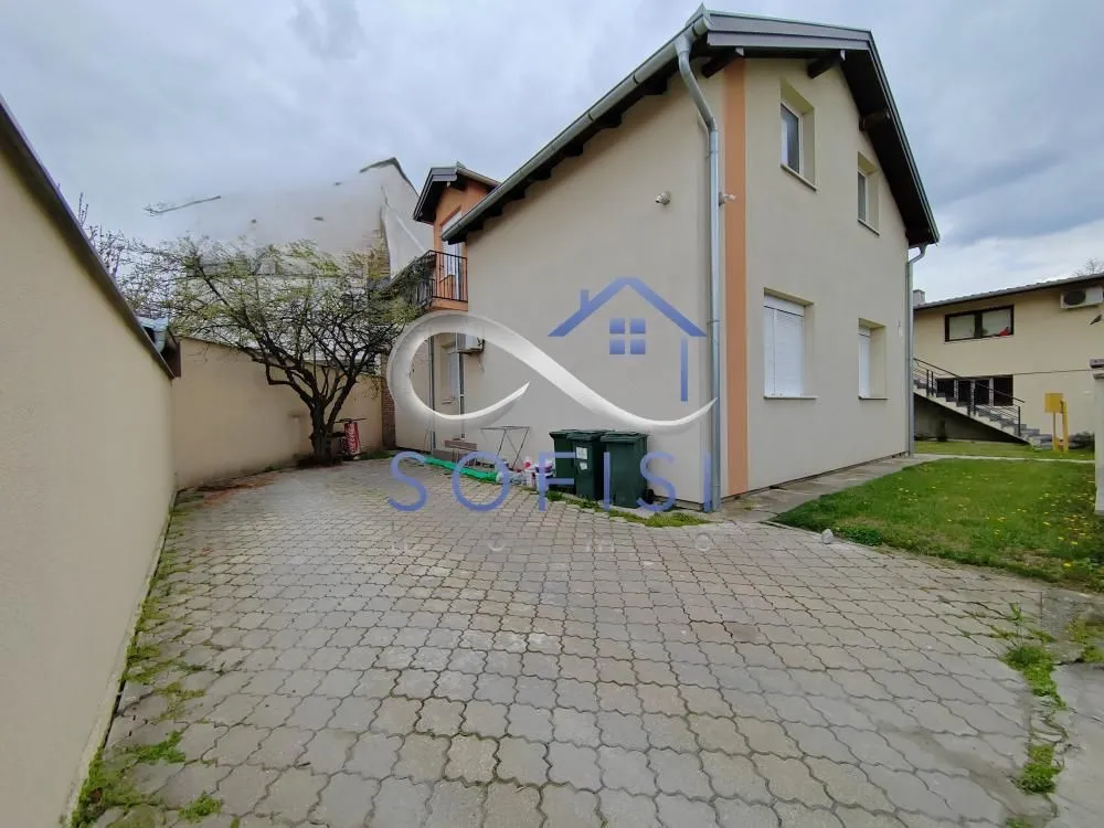 Prodaja, kuća, 189m², Salajka, Novi Sad Sve Podlokacije