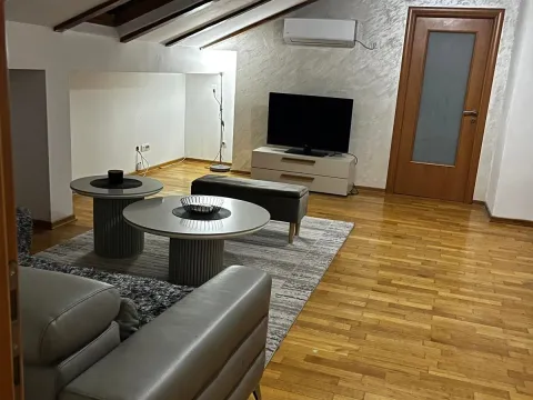 Izdavanje, dvosoban stan, 95m², Stari Aerodrom, Podgorica - image 6