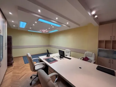 Izdavanje, poslovni prostor, 60m², Stari Grad, Beograd - image 12