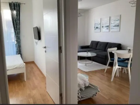 Izdavanje, jednosoban stan, 44m², Bečići, Budva - image 12