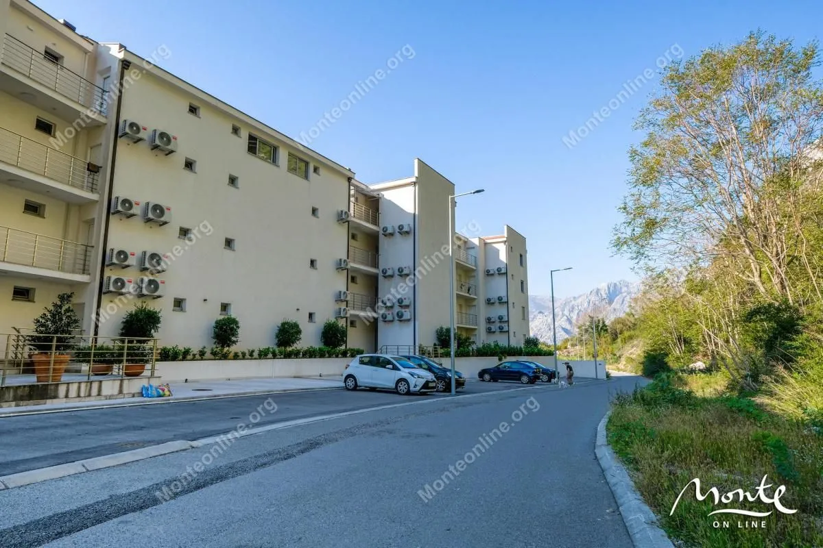 Prodaja, trosoban stan, 103m², Dobrota, Kotor