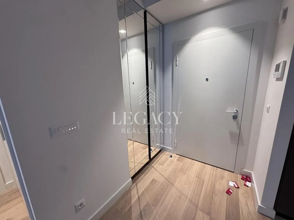 Izdavanje, dvosoban stan, 59m², Savski Venac, Beograd