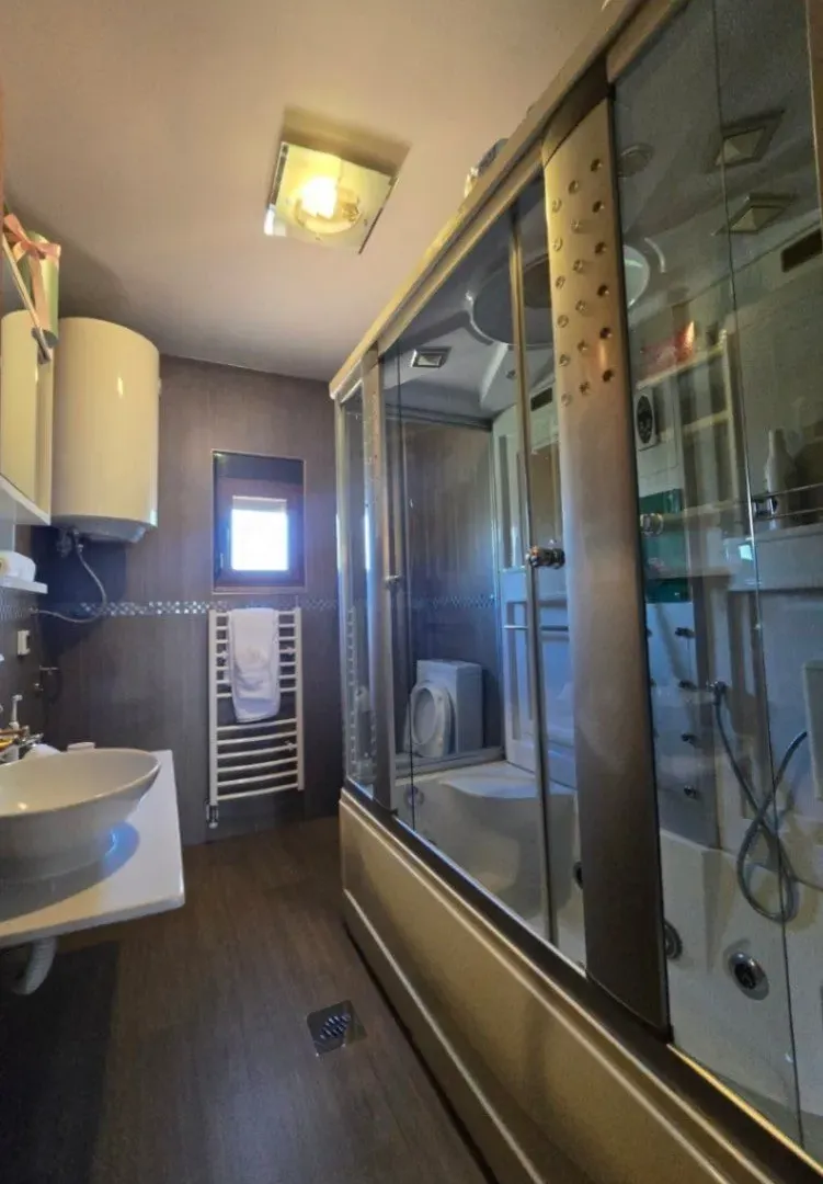 Sale, house, 300m², Tuzi, Podgorica