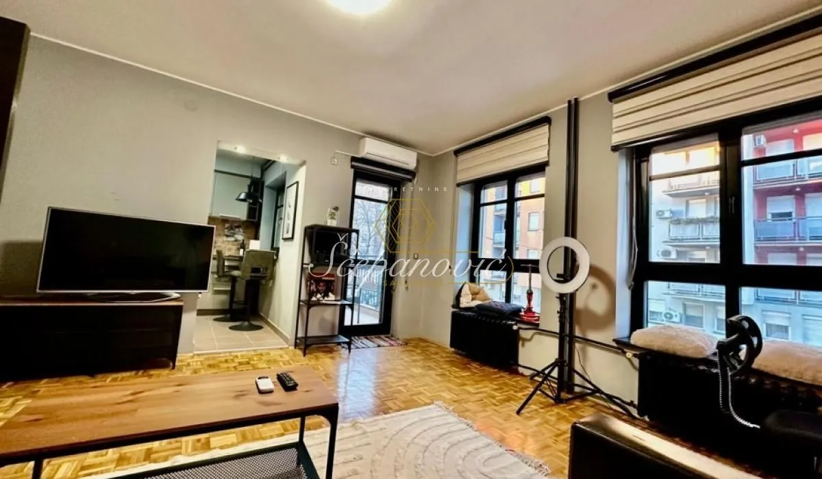 Prodaja, dvosoban stan, 44m², Adamovićevo Naselje, Novi Sad Sve Podlokacije