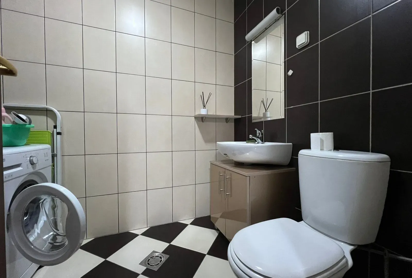 Izdavanje, dvosoban stan, 90m², City Kvart, Podgorica