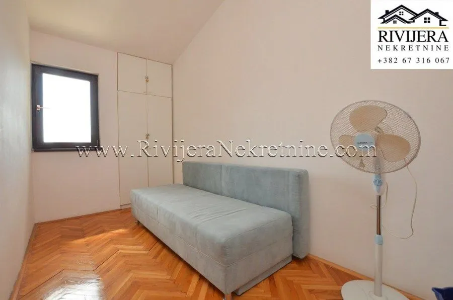 Prodaja, dvosoban stan, 60m², Baošići, Herceg Novi