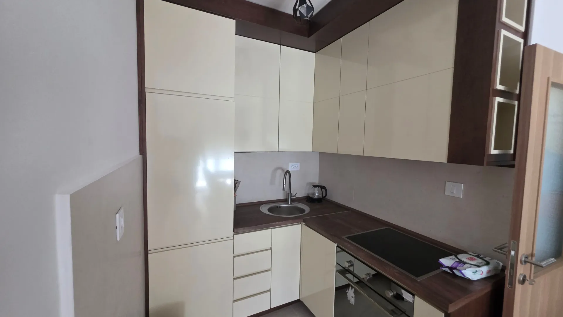 Izdavanje, dvosoban stan, 65m², Pobrežje, Podgorica