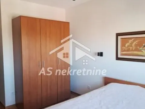 Izdavanje, trosoban stan, 70m², Vračar Sve Podlokacije, Beograd - image 5