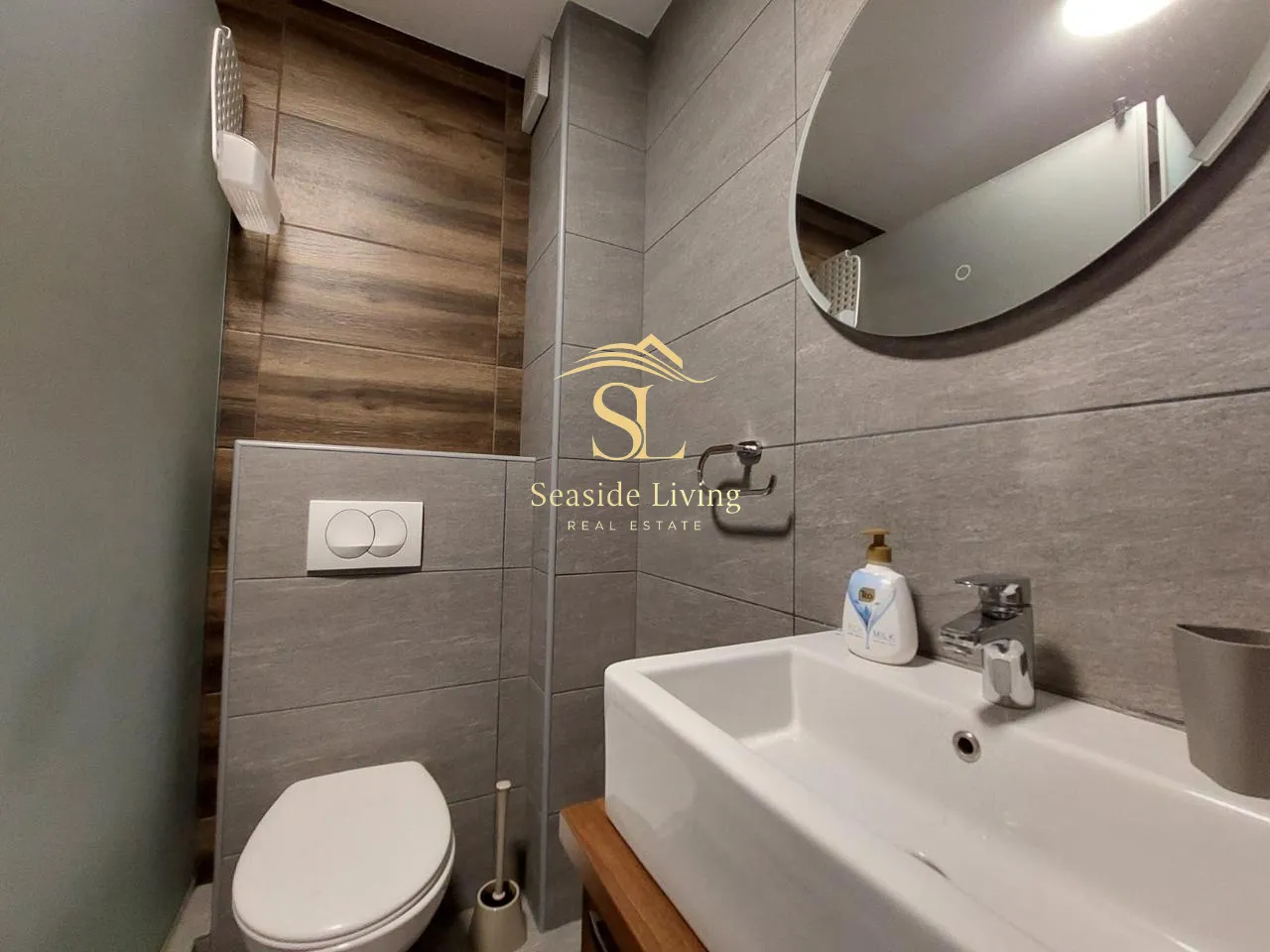 Rent, two bedroom apartment, 70m², Dobrota, Kotor