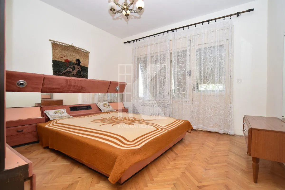 Sale, house, 240m², Dahna, Podgorica