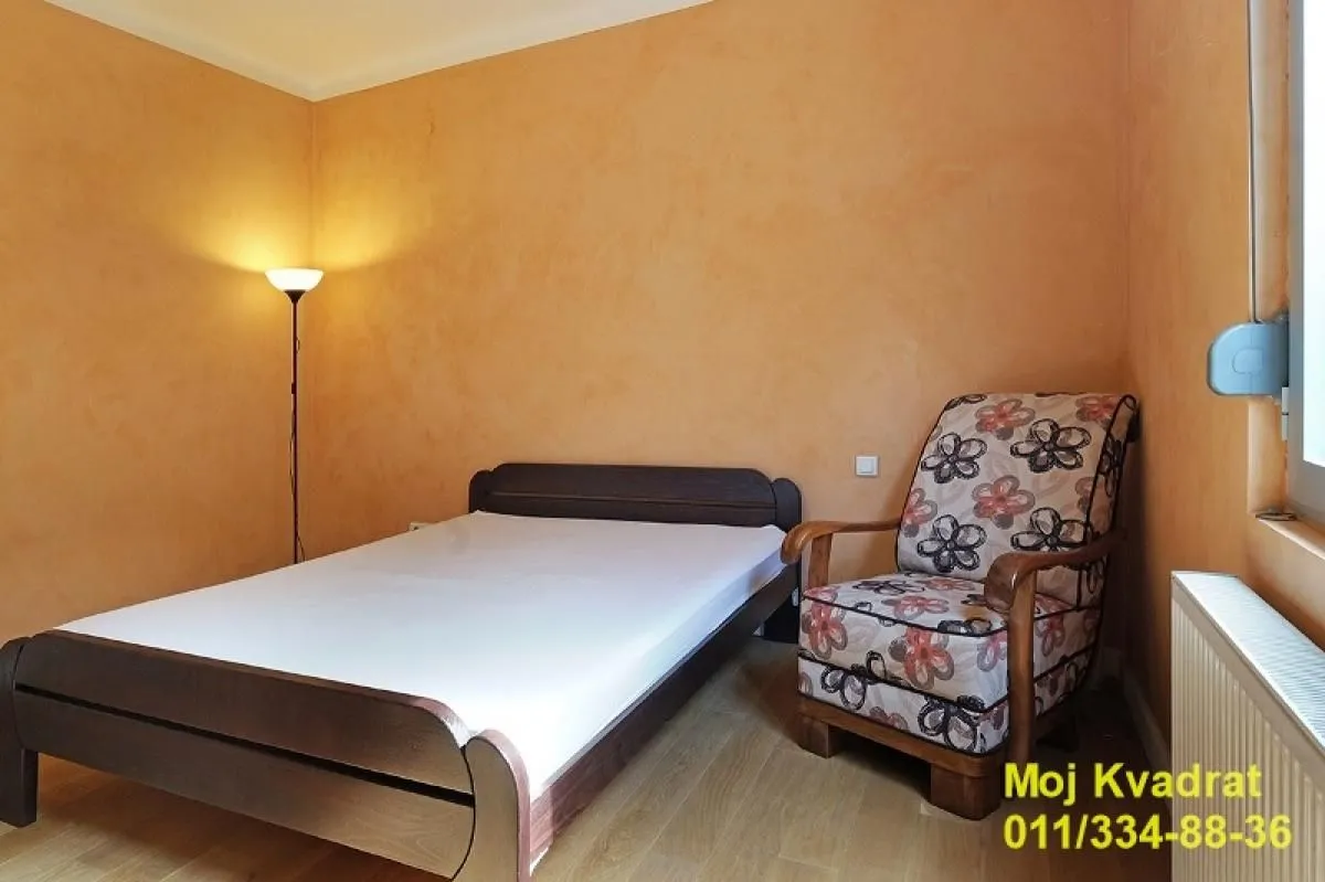 Izdavanje, četvorosoban stan, 77m², Dušanovac, Voždovac Sve Podlokacije