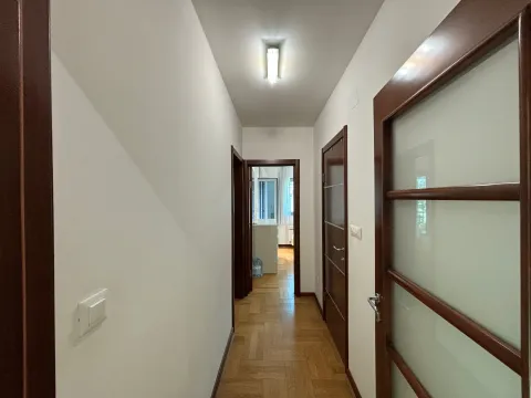 Izdavanje, dvosoban stan, 85m², Centar, Budva - image 7