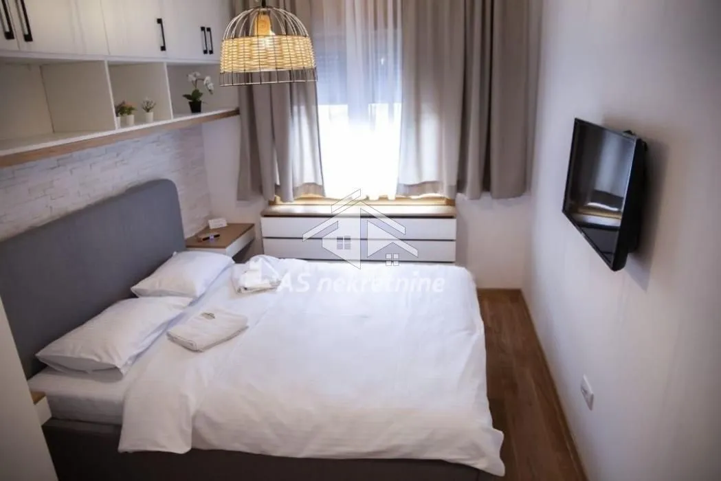 Rent, two bedroom apartment, 43m², Južni Bulevar, Vračar Sve Podlokacije